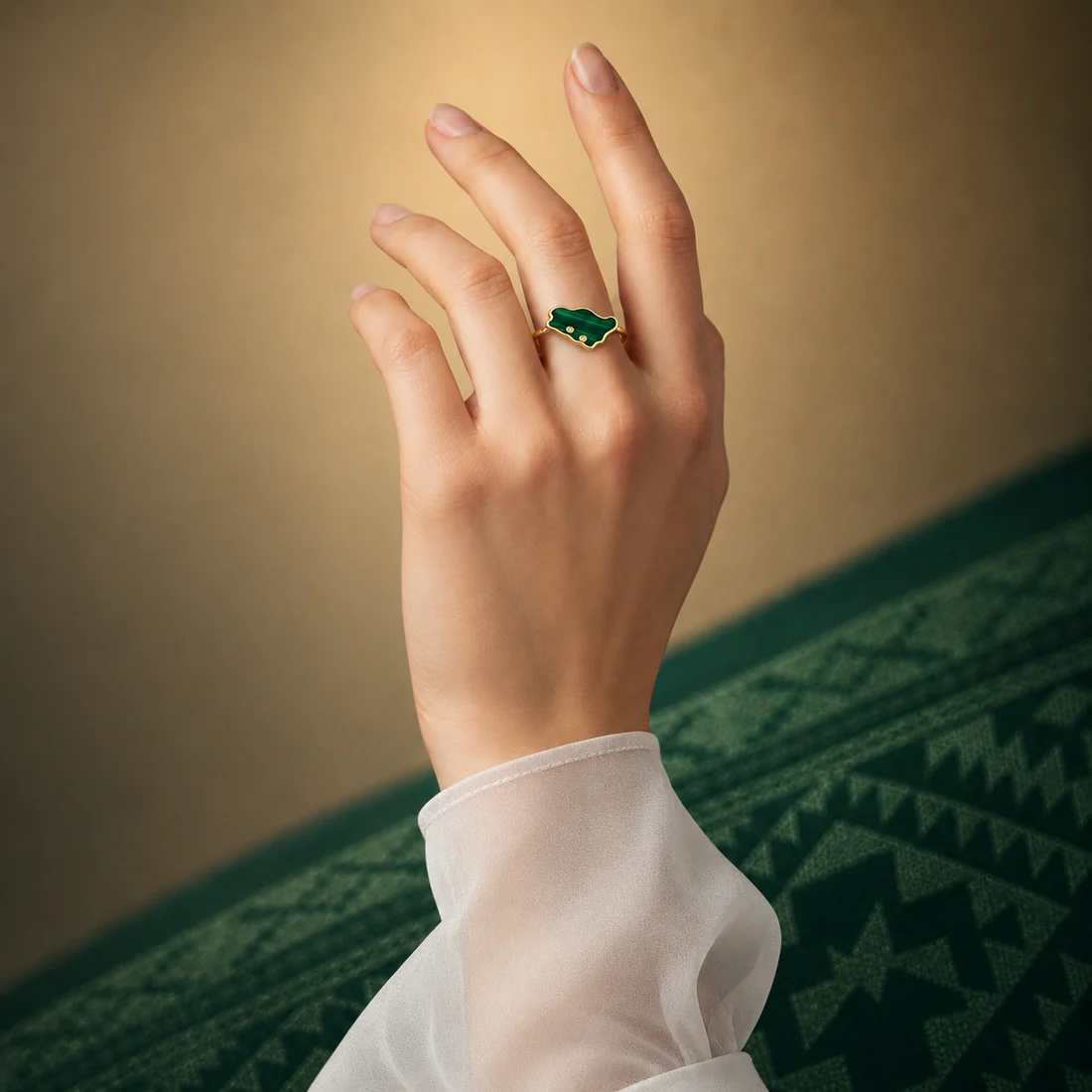 خاتم ذهب وألماس وحجر المالاكيت من فرانك روشا – JFRR0720Y